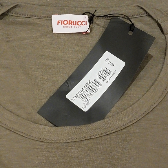$145 NWT FIORUCCI Lips Tee Size Medium - Picture 2 of 3